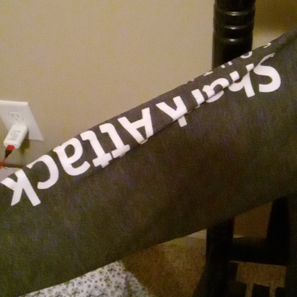 Kids shark attack hoodie - Picture 2 of 7